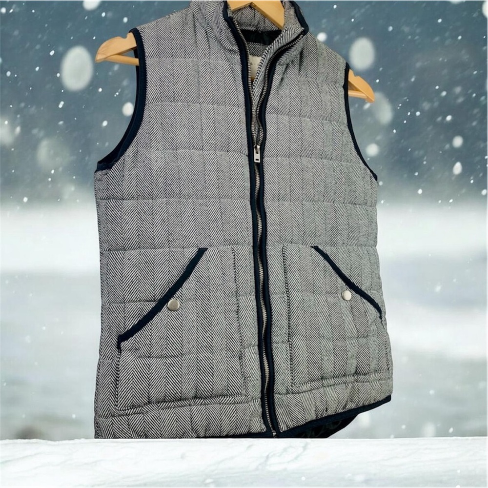 A New Day Black/Grey Gray Herringbone Puffer Vest Sz M Side Pockets Zip Closure
